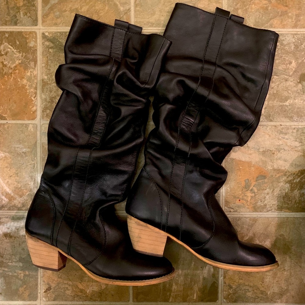 Slouchy leather boots wooden heel